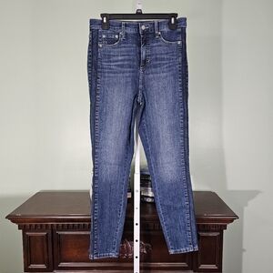 Banana Republic Curvy High Rise Skinny Medium Wash Size 28 /‎ 6